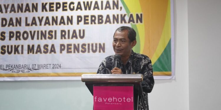 Terima SK Pensiun dari Pemprov Riau, Ini Pesan dan Kesan Tri Hasiono