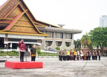 Pj Gubri Puji Dedikasi Pegawai, Pemprov Riau Raih Banyak Prestasi di Tahun 2024