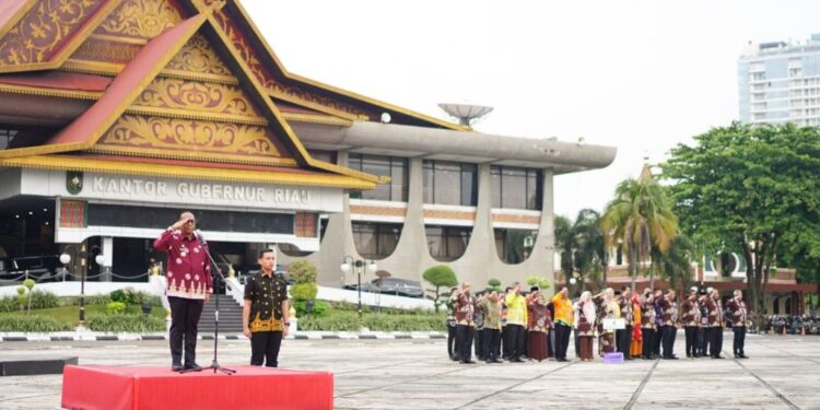 Pj Gubri Puji Dedikasi Pegawai, Pemprov Riau Raih Banyak Prestasi di Tahun 2024