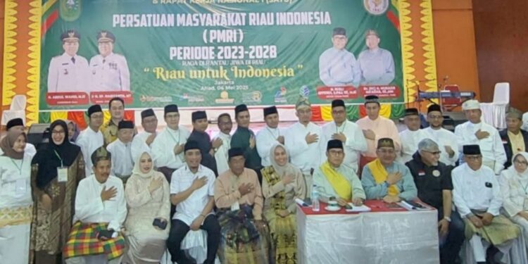 Gubernur Riau Kukuhkan Pengurus PMRI 2023-2028, Harapkan Kontribusi Perantau untuk Pembangunan Daerah