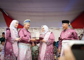 Ribuan Masyarakat Antusias Sambut Pawai Taaruf MTQ Ke-43 di Bengkalis