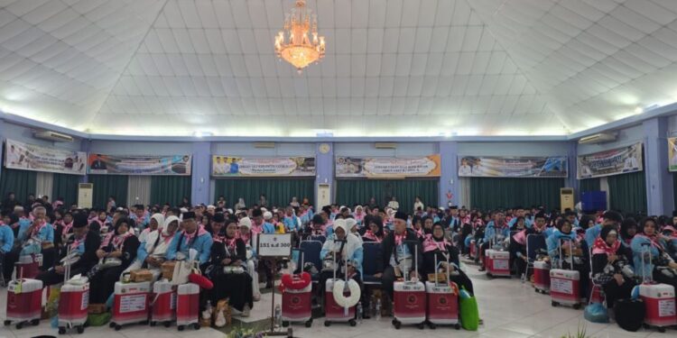 JCH Gelombang Kedua Asal Riau Diberangkatkan, Ini Harapan Plt Gubri