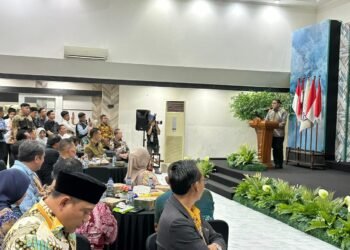 Firdaus Serahkan Anugerah SMSI 2026, Apresiasi Menteri hingga Kepala Desa Inspiratif