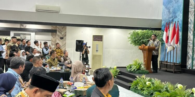 Firdaus Serahkan Anugerah SMSI 2026, Apresiasi Menteri hingga Kepala Desa Inspiratif